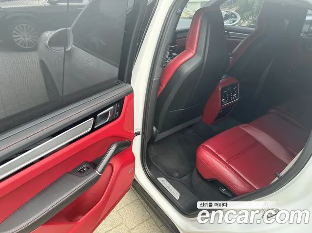 Porsche Cayenne 2023 thumb 10