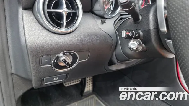 Mercedes-Benz SLC-Класс 2017 thumb 6