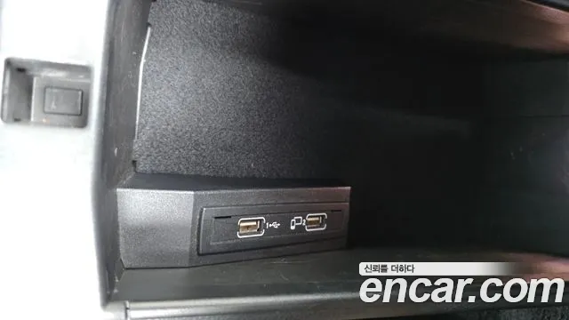 Mercedes-Benz SLC-Класс 2017 thumb 11