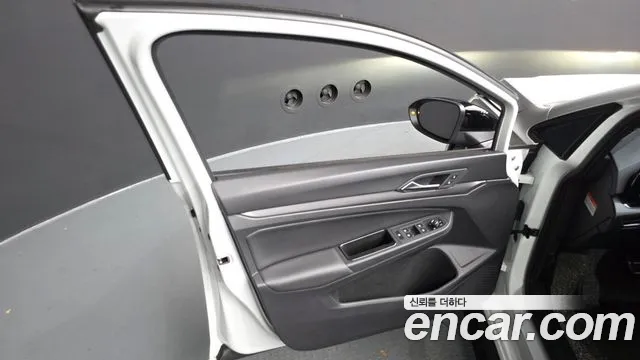 Volkswagen Golf Sportsvan 2024 thumb 9