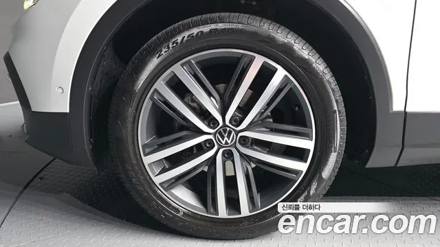 Volkswagen Tiguan 2022 thumb 6