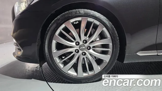 Genesis G80 2019 thumb 8