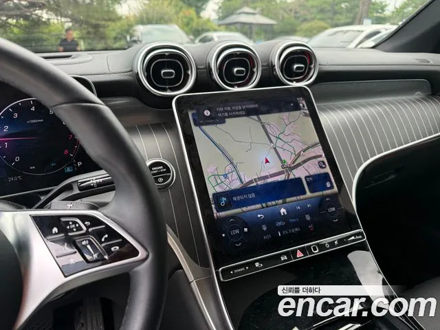Mercedes-Benz GLC 2024 thumb 4