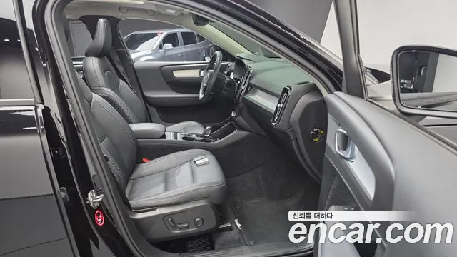 Volvo XC40 2019 thumb 6