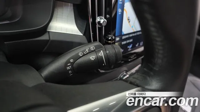 Volvo XC40 2019 thumb 10