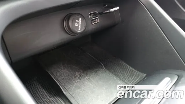 Volvo XC40 2019 thumb 3