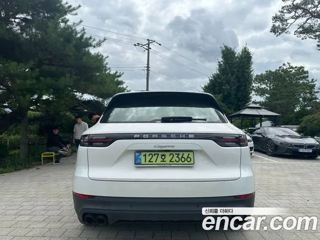 Porsche Cayenne 2023 thumb 4