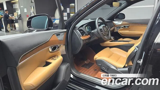 Volvo XC90 2019 thumb 7