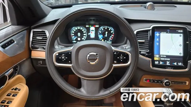 Volvo XC90 2019 thumb 5