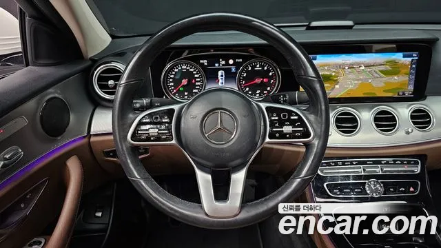 Mercedes-Benz E-Class 2019 thumb 7