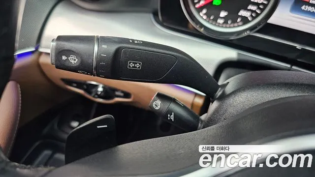 Mercedes-Benz E-Class 2019 thumb 11