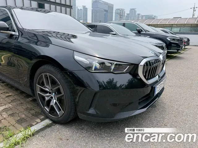 BMW 5 серии 2025 thumb 11