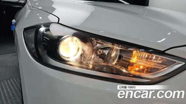 Hyundai AD 2016 thumb 4