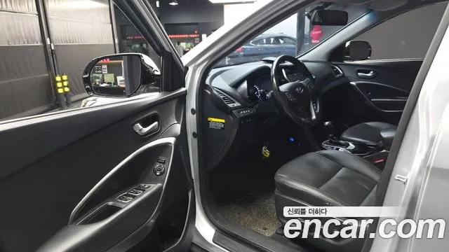 Hyundai Santafe 2017 thumb 11
