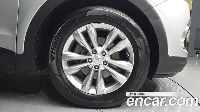 Hyundai Santafe 2017 thumb 8
