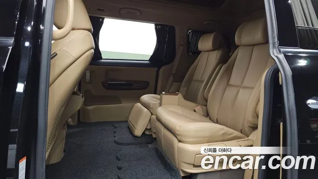Kia Carnival 2017 thumb 6