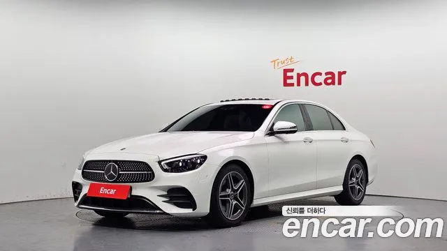 Mercedes-Benz E-Class 2023 thumb 5