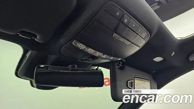 Mercedes-Benz E-Class 2023 thumb 2