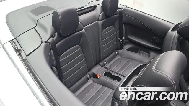 Mercedes-Benz C-Class 2017 thumb 11