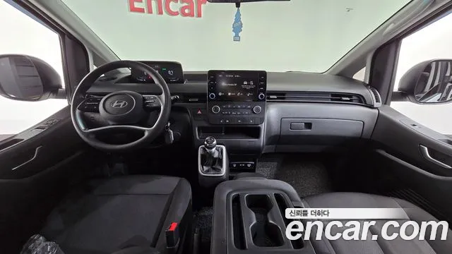 Hyundai Staria 2024 thumb 7