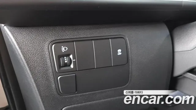 Hyundai Staria 2024 thumb 12
