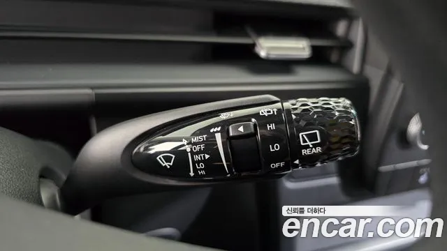 Hyundai Staria 2024 thumb 9