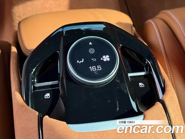 Ferrari Purosangue 2024 thumb 7