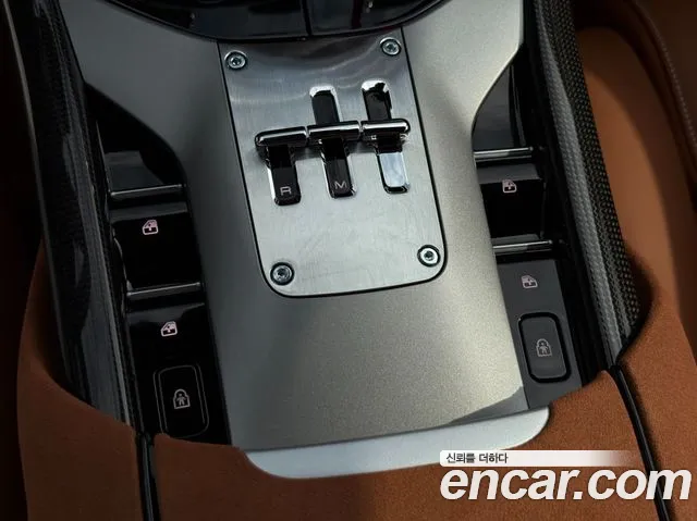 Ferrari Purosangue 2024 thumb 6