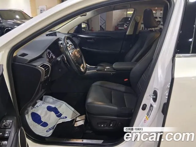 Lexus NX 2018 thumb 2