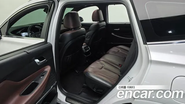Hyundai Santa Fe 2018 thumb 9