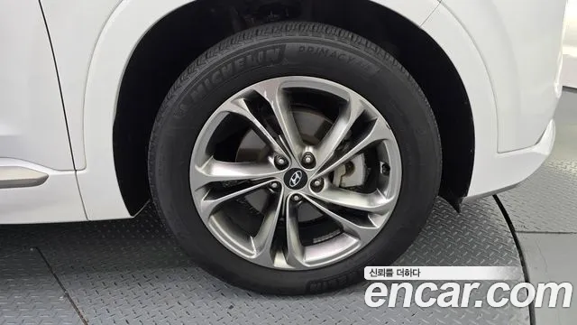 Hyundai Santa Fe 2018 thumb 11