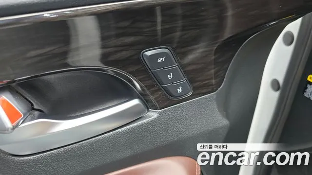 Hyundai Santa Fe 2018 thumb 8
