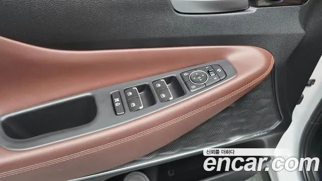 Hyundai Santa Fe 2018 thumb 4