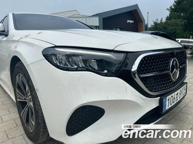 Mercedes-Benz E-Class 2024 thumb 5
