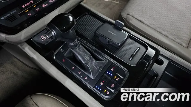 Kia Carnival 2015 thumb 11
