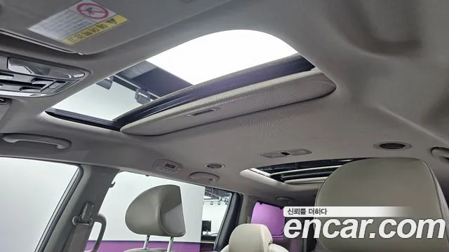 Kia Carnival 2015 thumb 9