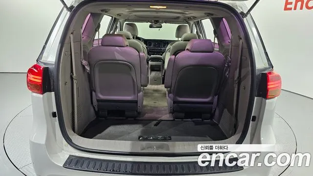 Kia Carnival 2015 thumb 6