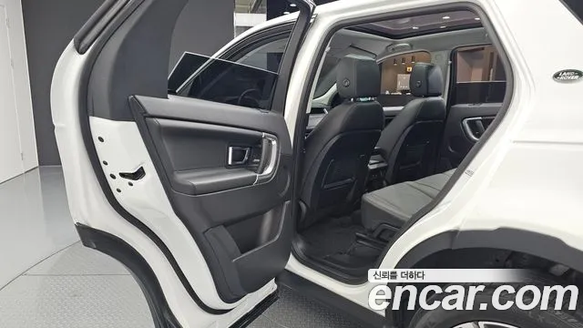 Land Rover Discovery Sport 2019 thumb 11