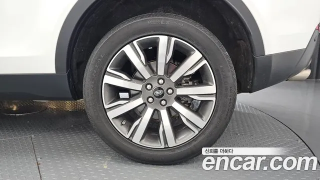 Land Rover Discovery Sport 2019 thumb 8