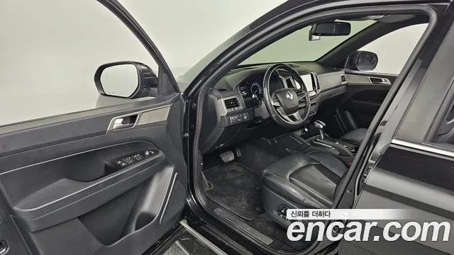 KGM Rexton 2019 thumb 12