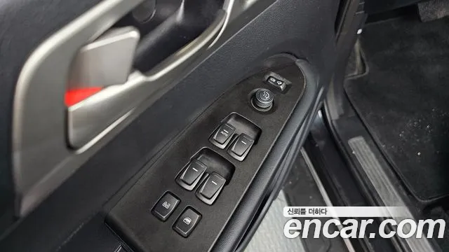 KGM Rexton 2019 thumb 10