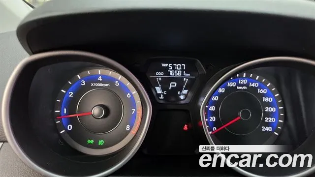 Hyundai Avante 2010 thumb 11