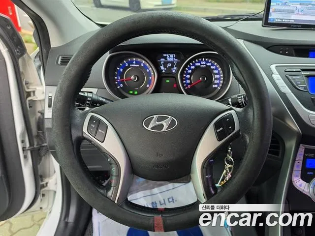Hyundai Avante 2010 thumb 3