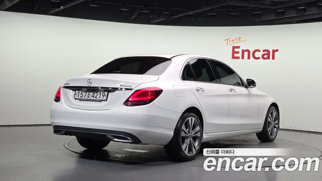 Mercedes-Benz C-Class 2020 thumb 11