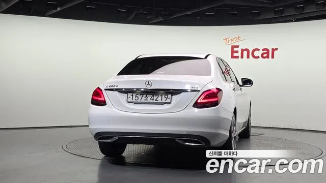 Mercedes-Benz C-Class 2020 thumb 12