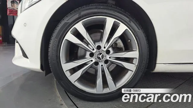 Mercedes-Benz C-Class 2020 thumb 4