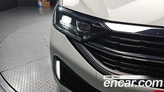 Volkswagen Jetta 2023 thumb 4