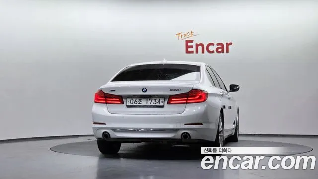 BMW 5 серии 2018 thumb 3