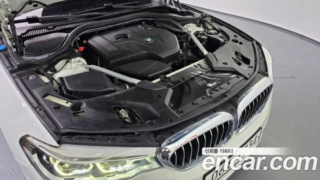 BMW 5 серии 2018 thumb 5