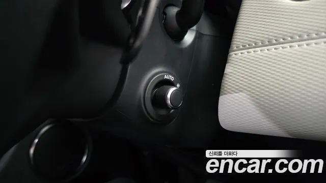 Land Rover Discovery Sport 2024 thumb 7